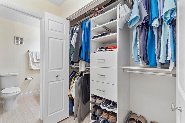 Building Photo - 250 S Ocean Blvd