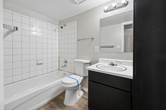 Building Photo - 3950 Stonedike Dr