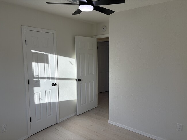 Building Photo - 272 Echo Ln