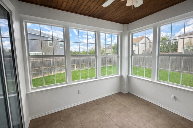 Building Photo - 4 Bed 2.5 Bath NEW MANAGEMENT!!!