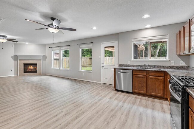 Building Photo - 2721 Sandberry Dr