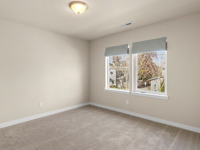 Building Photo - Modern Comfort & Style with A/C in Tumwate...