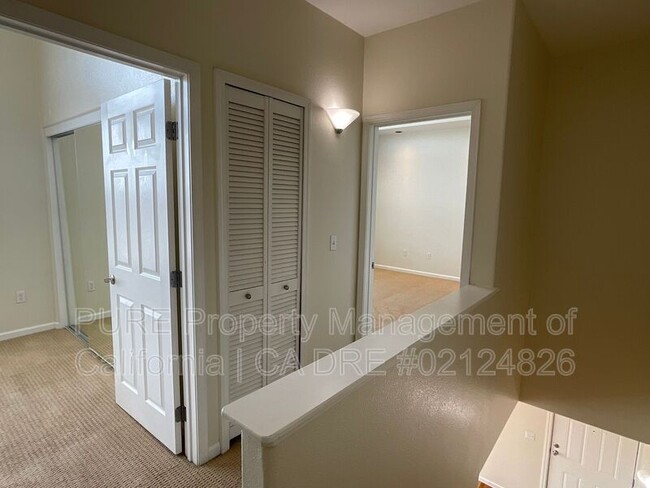 Building Photo - 950 Campoy St