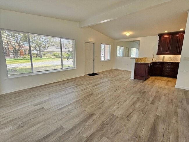 Building Photo - 341 Bayshore Dr