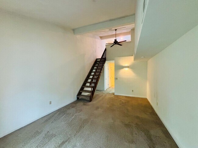 Building Photo - 507 Sunridge Dr