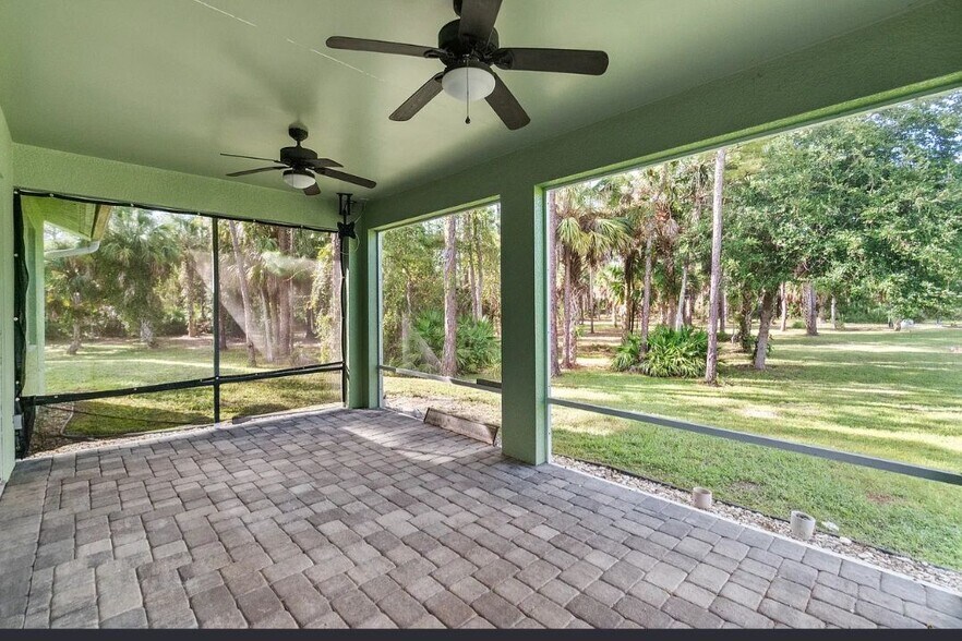 Building Photo - 271 12th Ave NE