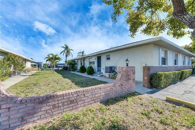 Building Photo - 1025 Apollo Beach Blvd