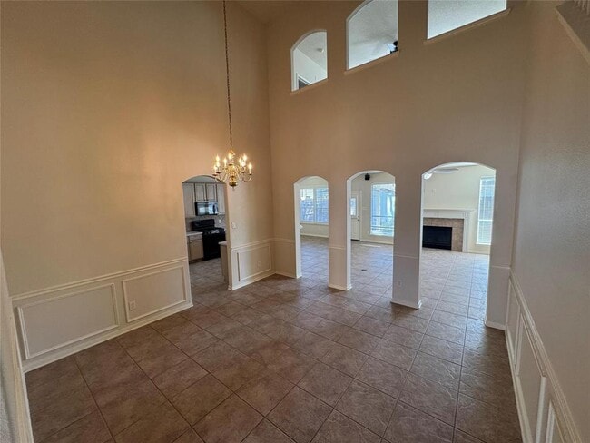 Building Photo - 19043 Country Square Dr