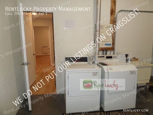 Building Photo - 2110 NE 85th St