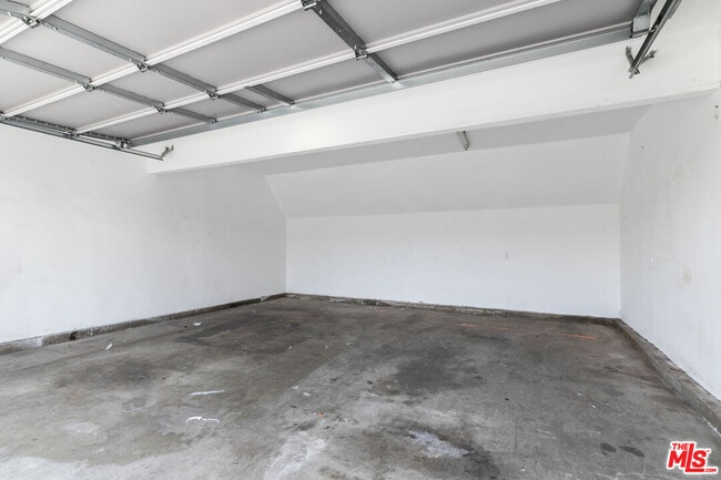 Building Photo - 441 N Ditman Ave