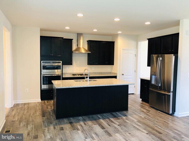 Building Photo - 336 Boxelder Dr