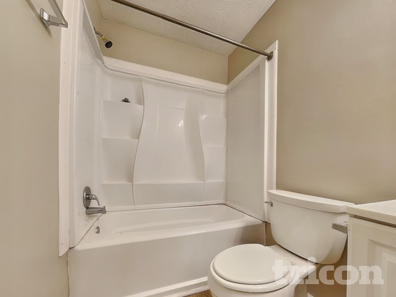 Building Photo - 3625 Cobblestone Dr