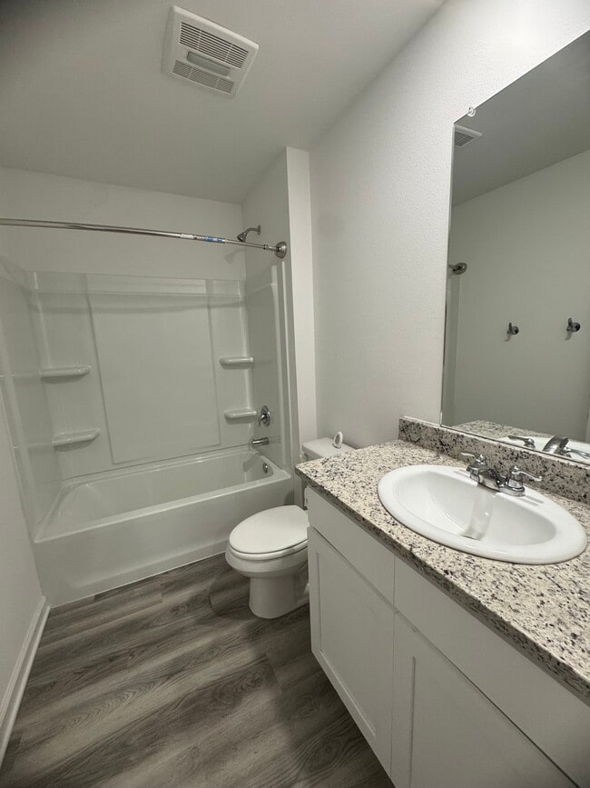 Building Photo - 35487 Grovemont Dr