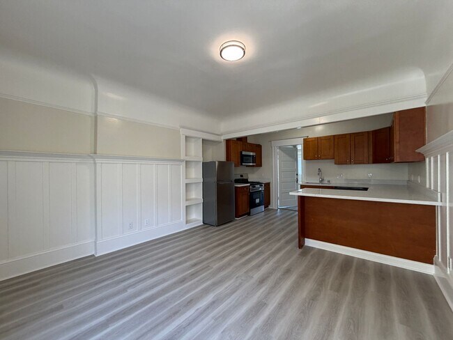 Building Photo - 569-571-571 Minna St
