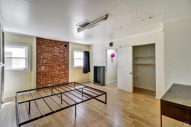 Building Photo - 1467 Ohio St