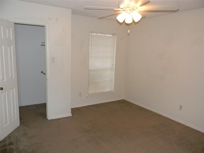 Building Photo - 7433 Timberhill Dr