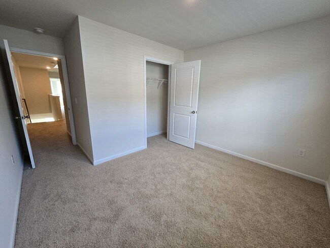 Building Photo - 114 Holmes Corner Dr