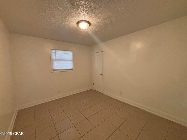 Building Photo - 149 N Hwy 22 A