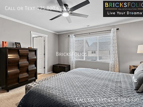 Building Photo - Modern Comfort Awaits You in This Puyallup...