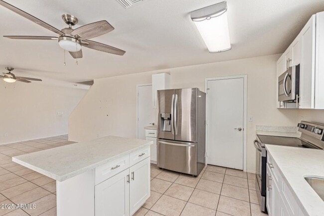 Building Photo - 1534 S Danielson Way