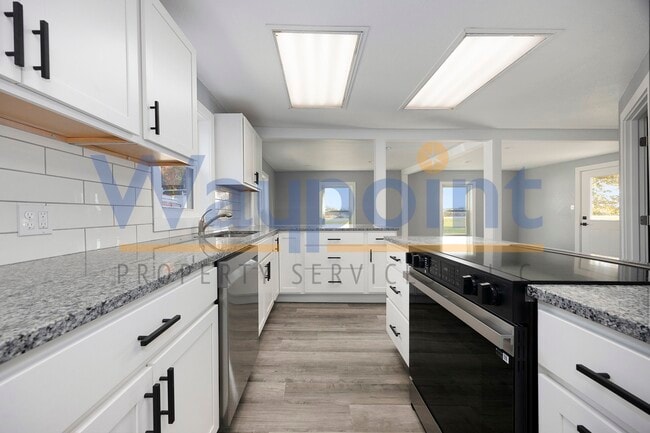 Building Photo - 3800 S Crystal