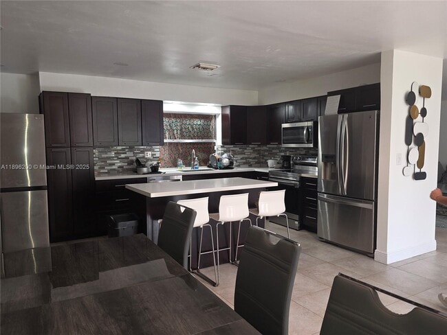 Building Photo - 690 NW 68th Ave