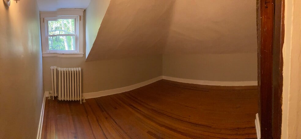 bedroom three - 1239 Western Ave