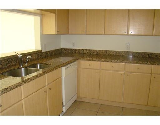 Kitchen - 2475 Brickell Ave