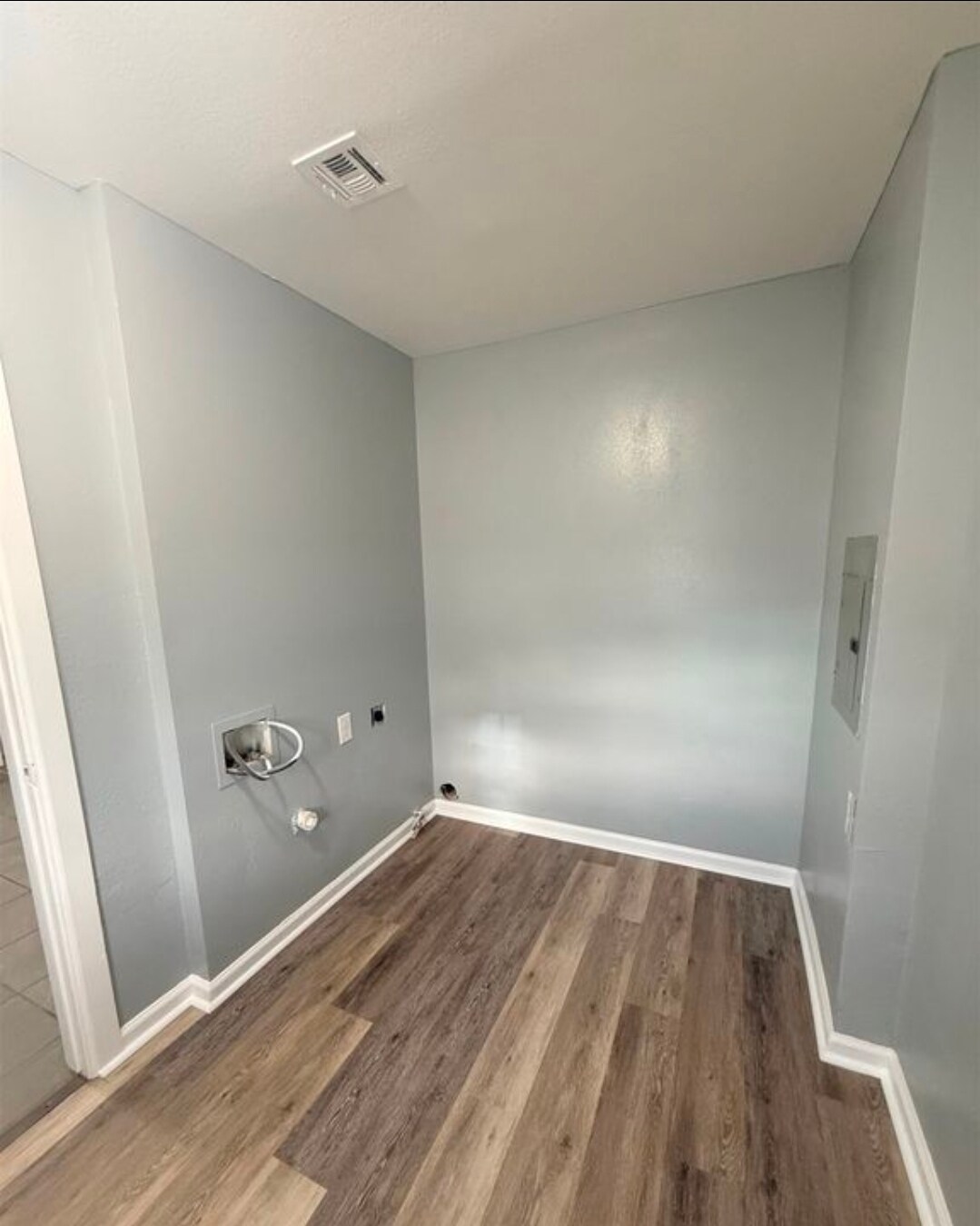 Building Photo - 5318 W 12th St