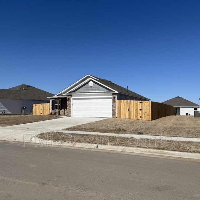 Building Photo - 29333 E 80th St S