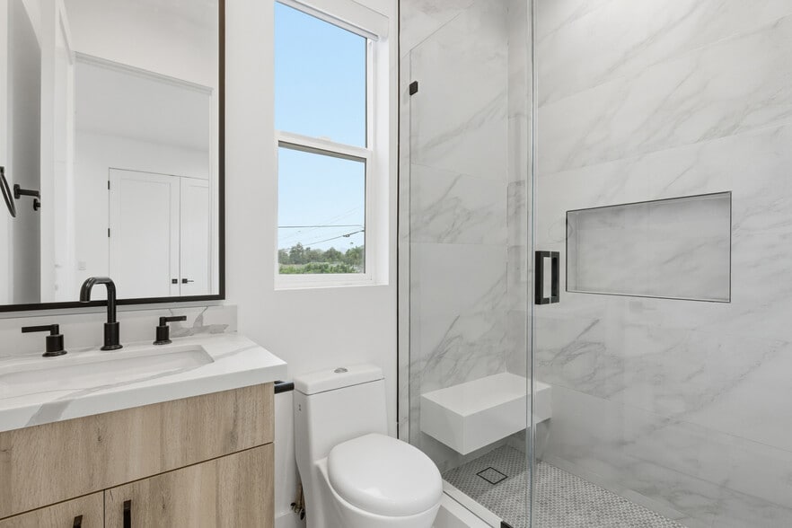 Building Photo - 5805 Kester Ave