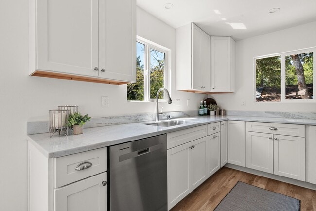 Building Photo - 205-205B Apple Knoll