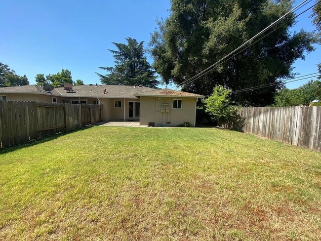 Building Photo - 4120/4122 Canby Way