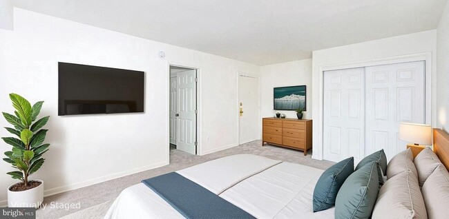 Building Photo - 5200 Quincy St