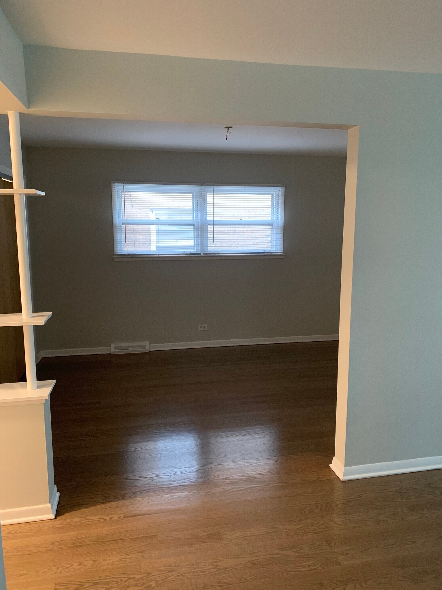 Dinning room / Den with closet - 5338 W Sunnyside Ave