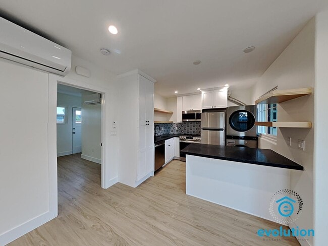 Building Photo - 3831-3835 3rd Avenue - 3835 3rd Ave Apt 6