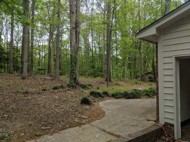 Building Photo - 144 Fern Forest Dr