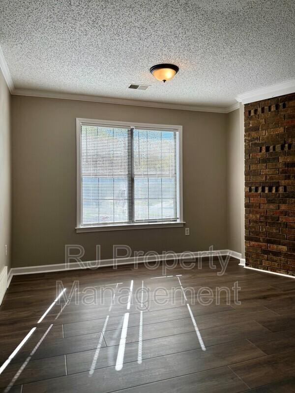 Building Photo - 5996 Parktree Cove