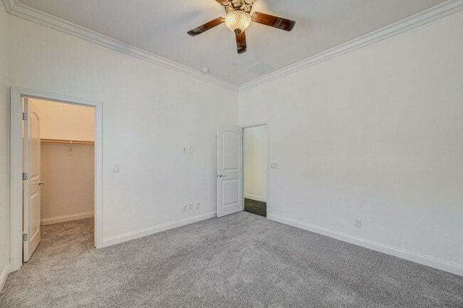 Building Photo - Luxury Single Story 3 Bedroom!