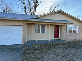 Building Photo - 837 S Carl St