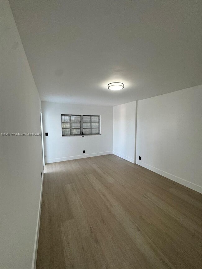 Building Photo - 1701 Washington St