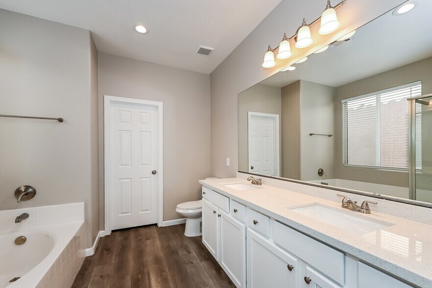 Building Photo - 10435 Romoco Ct