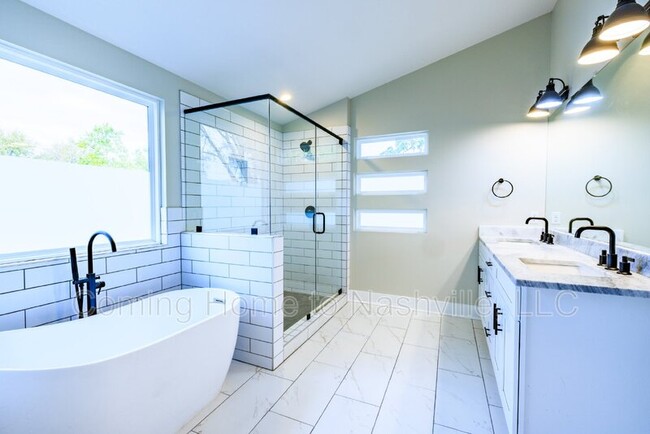 Building Photo - 1719 Pecan St