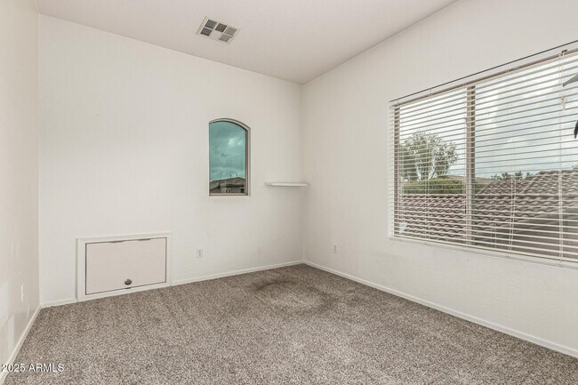 Building Photo - 16435 N 152nd Ln