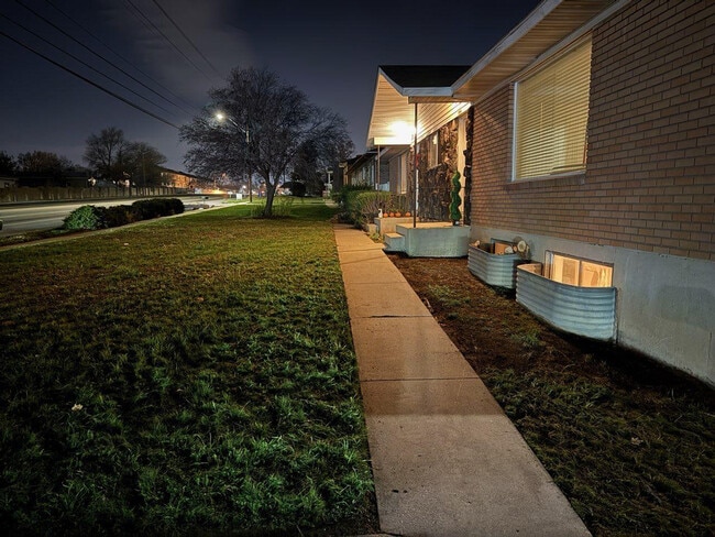 Building Photo - 3264 W 4700 S