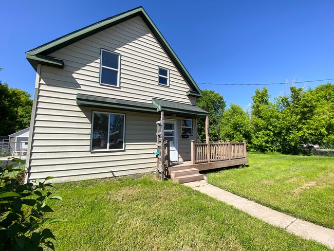 Building Photo - 1020 2nd Ave N