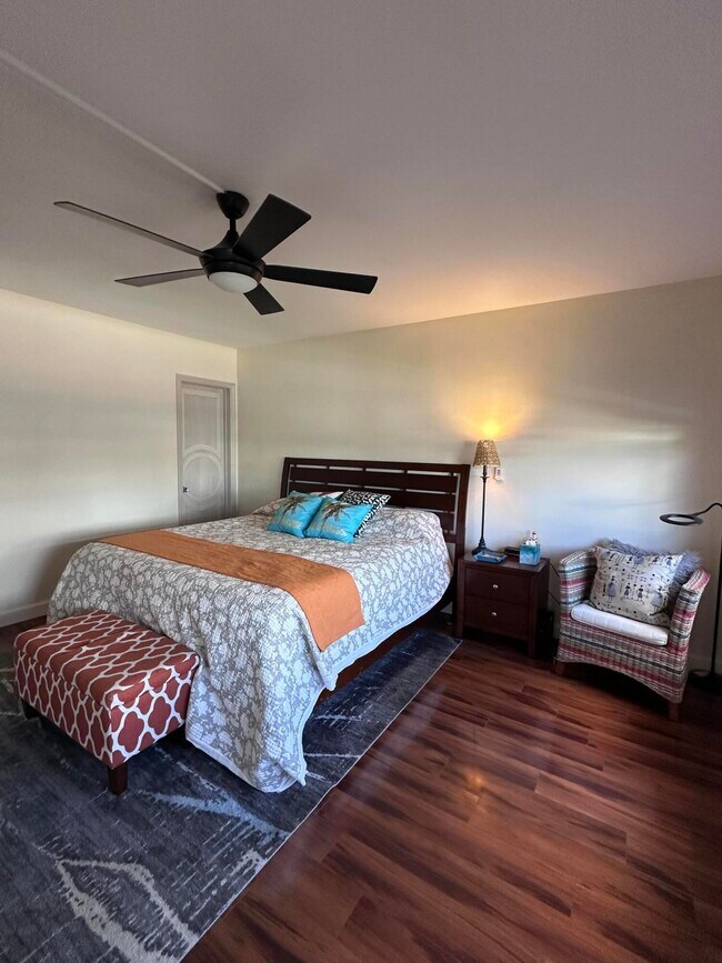 Building Photo - 3121 NE 51st St