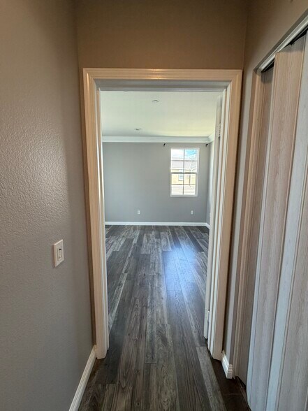 Building Photo - 16718 Nicklaus Dr