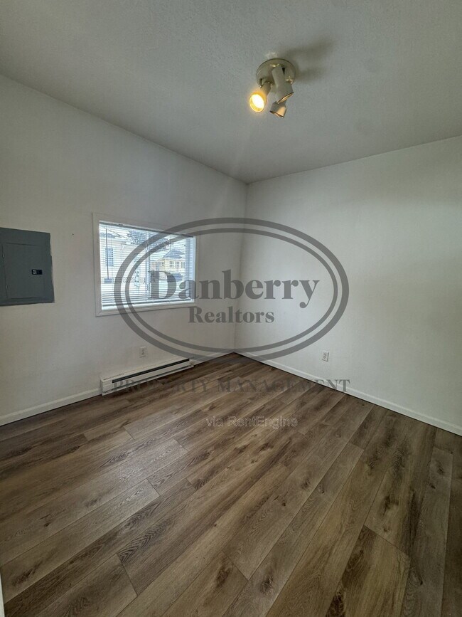 Building Photo - 600 South St