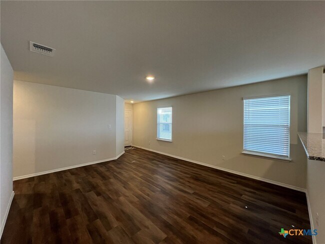 Building Photo - 760 Heartseed Ave